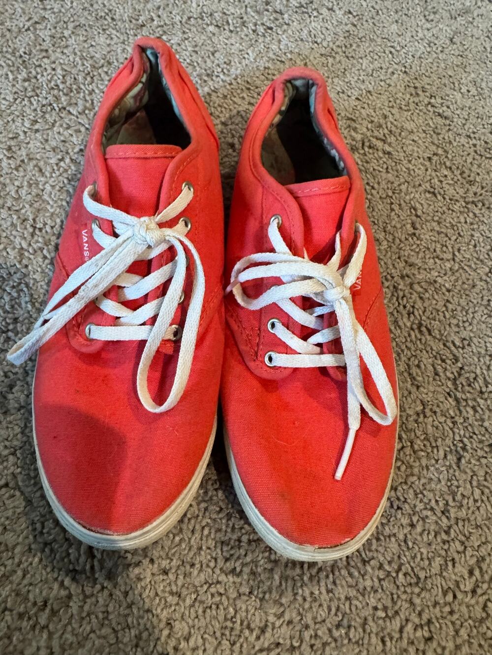 Vans Women’s 8.5 Red Coral Canvas Lace Up Sneakers Floral Lined